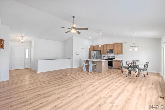 1542 Louisiana Drive, Herculaneum, MO 63048