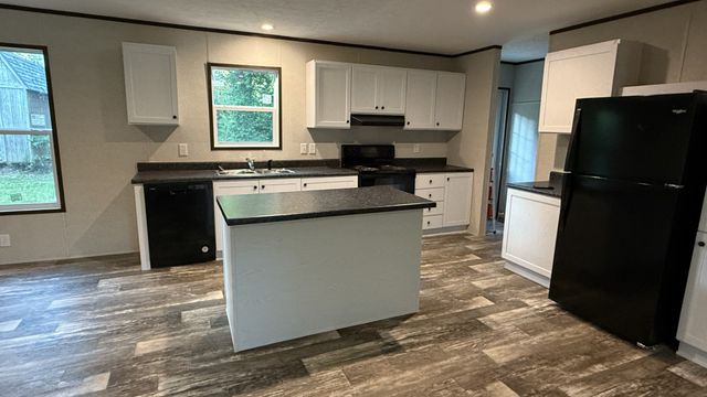 614 Burgess St, Livingston, TN 38570