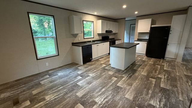 614 Burgess St, Livingston, TN 38570