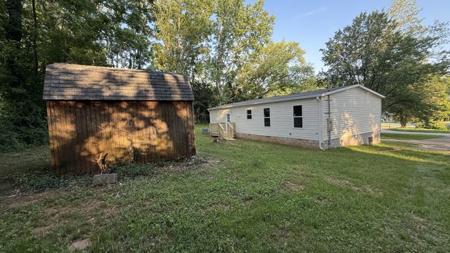 614 Burgess St, Livingston, TN 38570