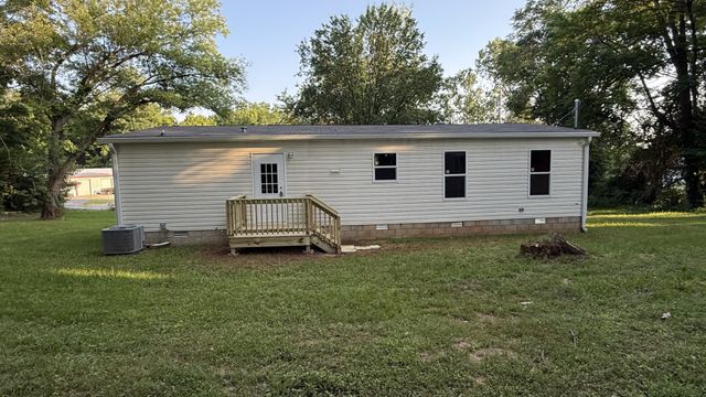 614 Burgess St, Livingston, TN 38570