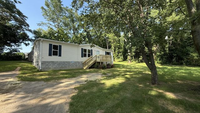 614 Burgess St, Livingston, TN 38570