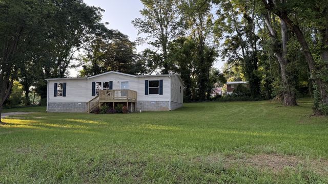 614 Burgess St, Livingston, TN 38570