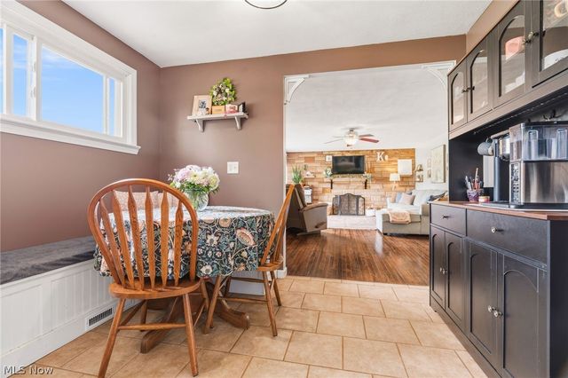 2221 Schneider Street NW, North Canton, OH 44720