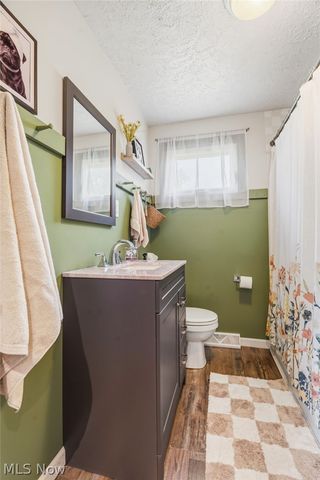 2221 Schneider Street NW, North Canton, OH 44720
