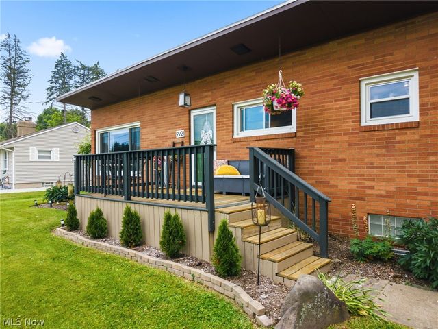 2221 Schneider Street NW, North Canton, OH 44720