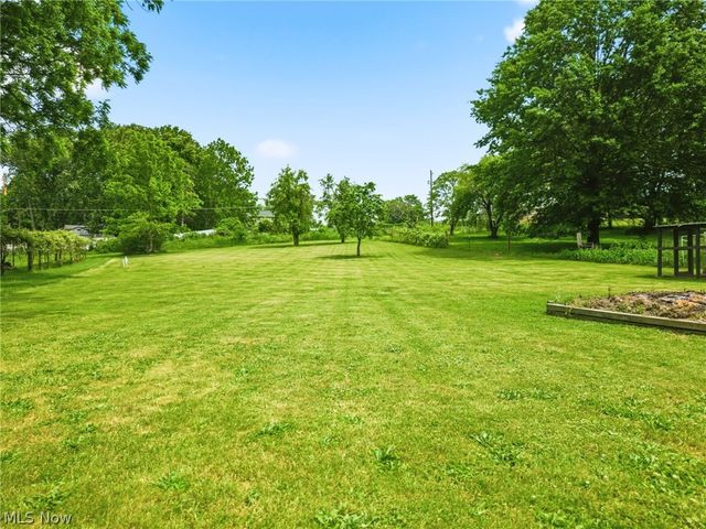 2221 Schneider Street NW, North Canton, OH 44720