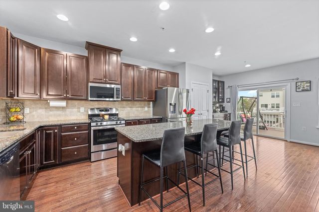 24 CHAMBERLAIN CT, Glen Mills, PA 19342