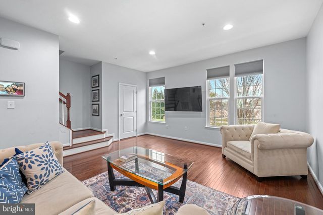 24 CHAMBERLAIN CT, Glen Mills, PA 19342