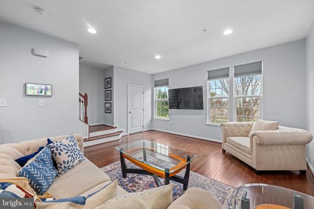 24 CHAMBERLAIN CT, Glen Mills, PA 19342