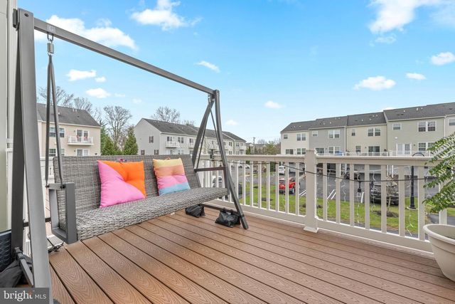 24 CHAMBERLAIN CT, Glen Mills, PA 19342