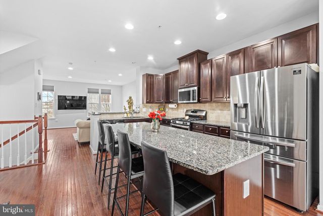 24 CHAMBERLAIN CT, Glen Mills, PA 19342