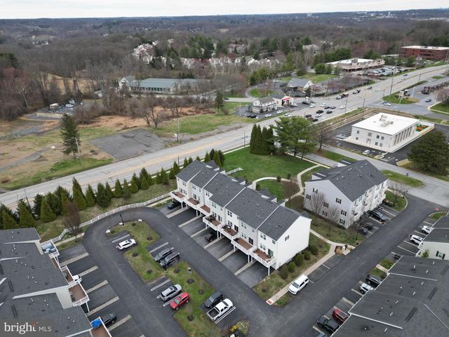 24 CHAMBERLAIN CT, Glen Mills, PA 19342