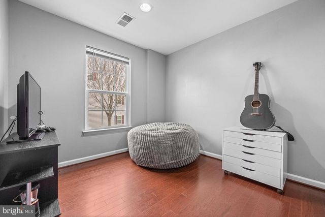 24 CHAMBERLAIN CT, Glen Mills, PA 19342