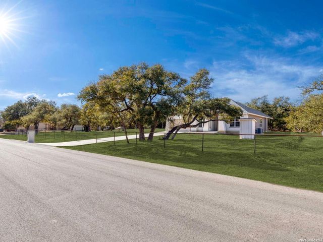 1270 Misty Ln, Spring Branch, TX 78070