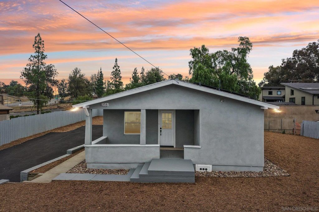316 4Th St, Ramona, CA 92065
