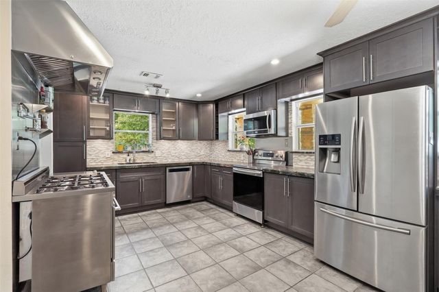 30211 Rickett Lane, Magnolia, TX 77355
