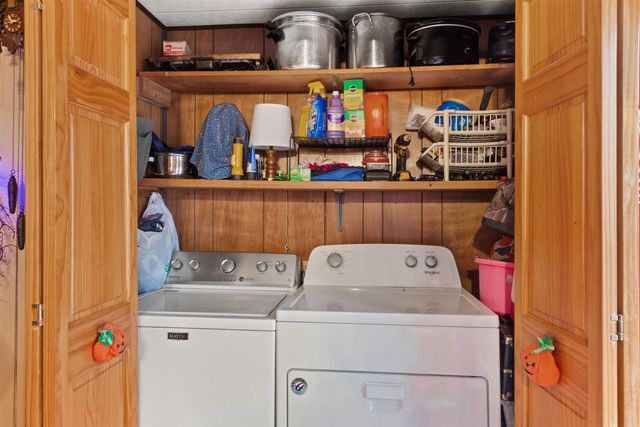 1073 W Queens Way, Nekoosa, WI 54457