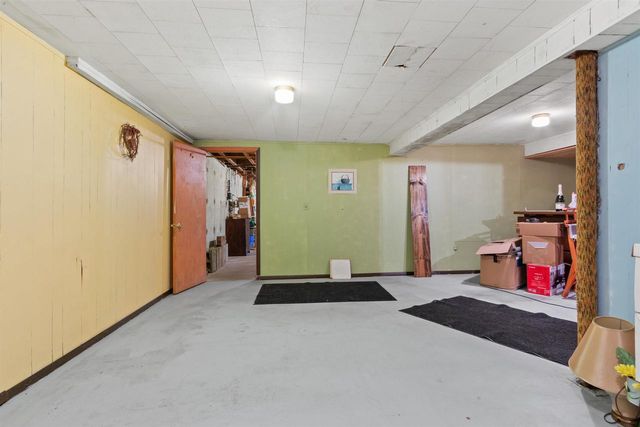 1073 W Queens Way, Nekoosa, WI 54457