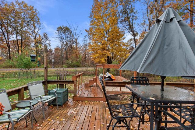 1073 W Queens Way, Nekoosa, WI 54457