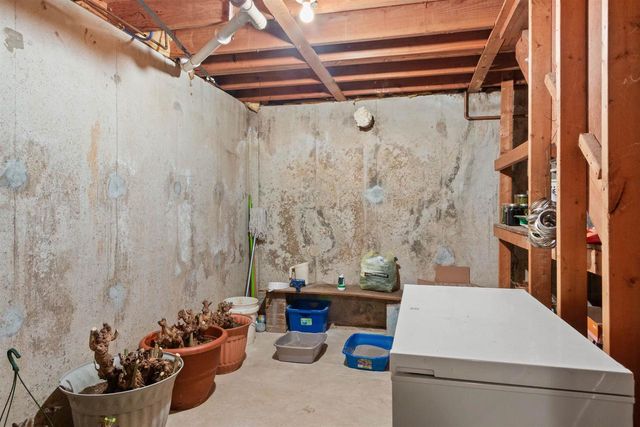 1073 W Queens Way, Nekoosa, WI 54457