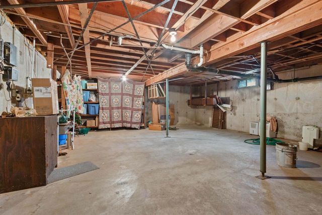 1073 W Queens Way, Nekoosa, WI 54457