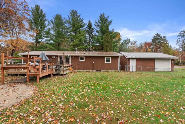 1073 W Queens Way, Nekoosa, WI 54457
