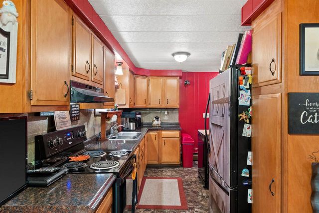 1073 W Queens Way, Nekoosa, WI 54457