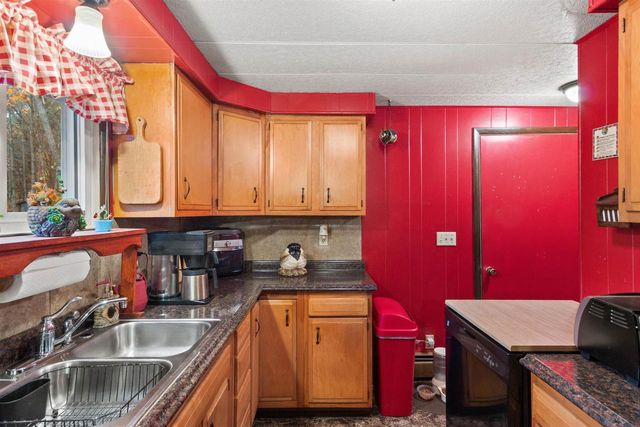 1073 W Queens Way, Nekoosa, WI 54457