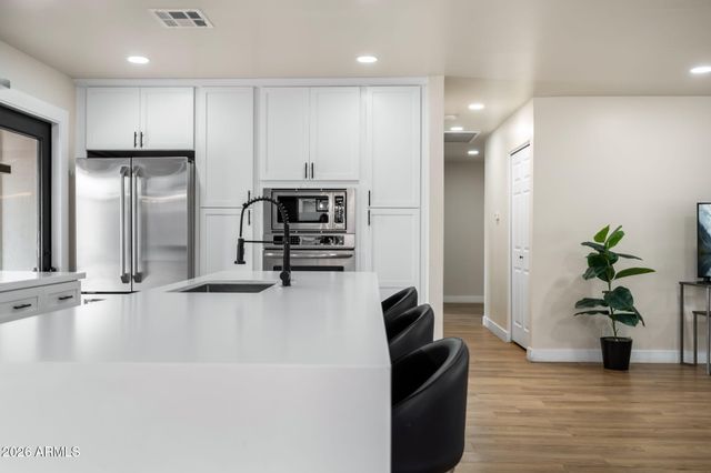 6614 E LATHAM Street, Scottsdale, AZ 85257