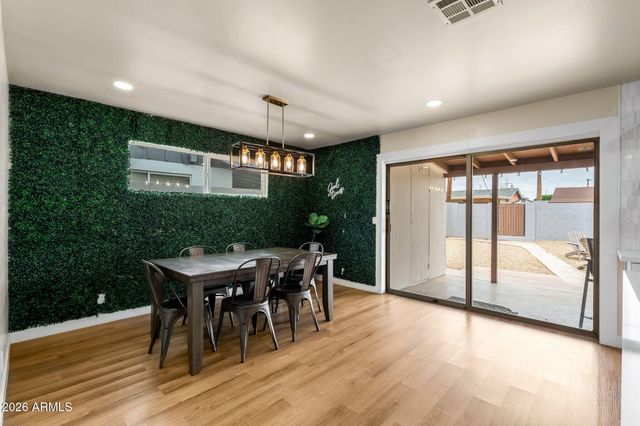 6614 E LATHAM Street, Scottsdale, AZ 85257