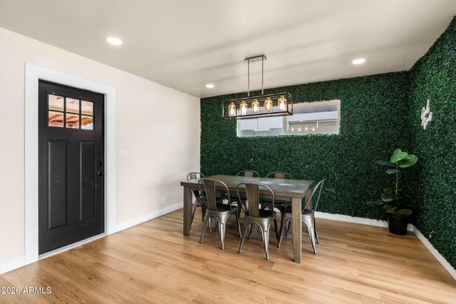 6614 E LATHAM Street, Scottsdale, AZ 85257