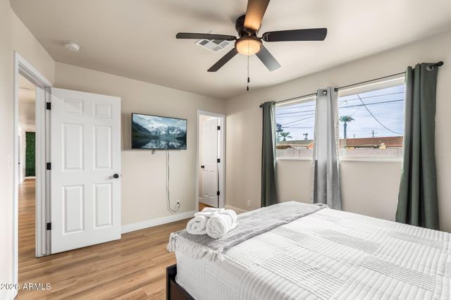6614 E LATHAM Street, Scottsdale, AZ 85257