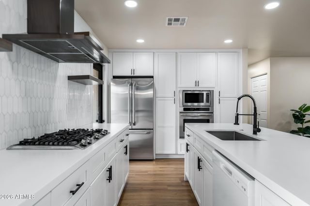 6614 E LATHAM Street, Scottsdale, AZ 85257