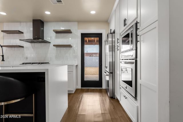 6614 E LATHAM Street, Scottsdale, AZ 85257