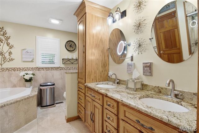 2349 Greenfield Drive, Belleville, IL 62221
