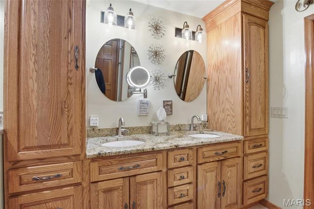 2349 Greenfield Drive, Belleville, IL 62221