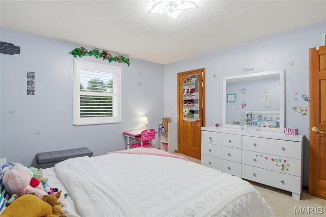 2349 Greenfield Drive, Belleville, IL 62221