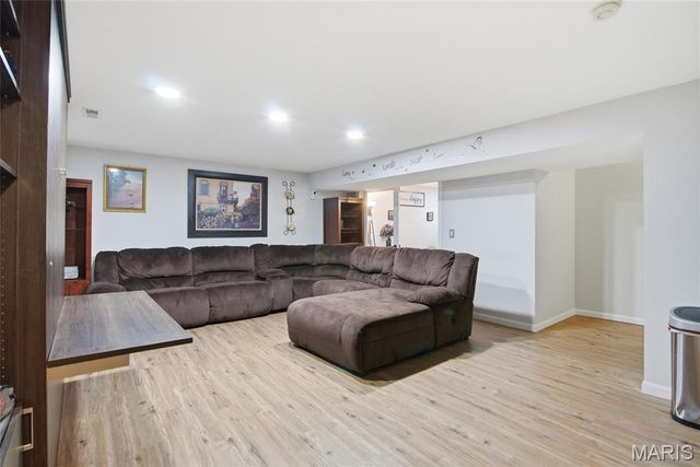 2349 Greenfield Drive, Belleville, IL 62221
