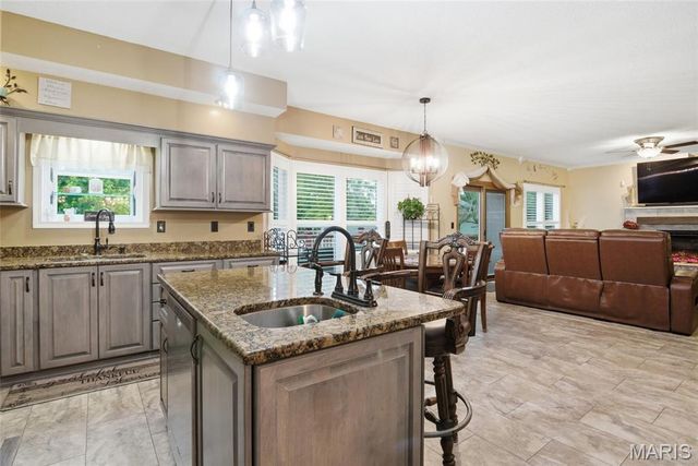 2349 Greenfield Drive, Belleville, IL 62221