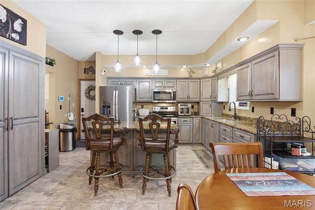2349 Greenfield Drive, Belleville, IL 62221