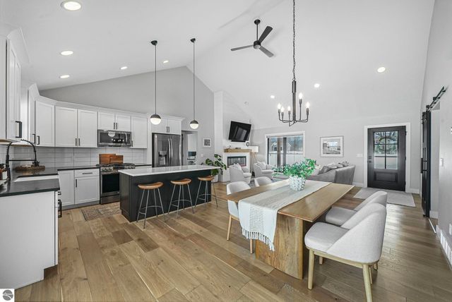 4771 Arbor Grove Drive, Traverse City, MI 49685