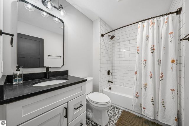 4771 Arbor Grove Drive, Traverse City, MI 49685