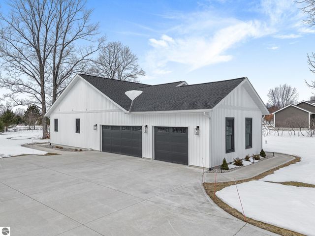 4771 Arbor Grove Drive, Traverse City, MI 49685