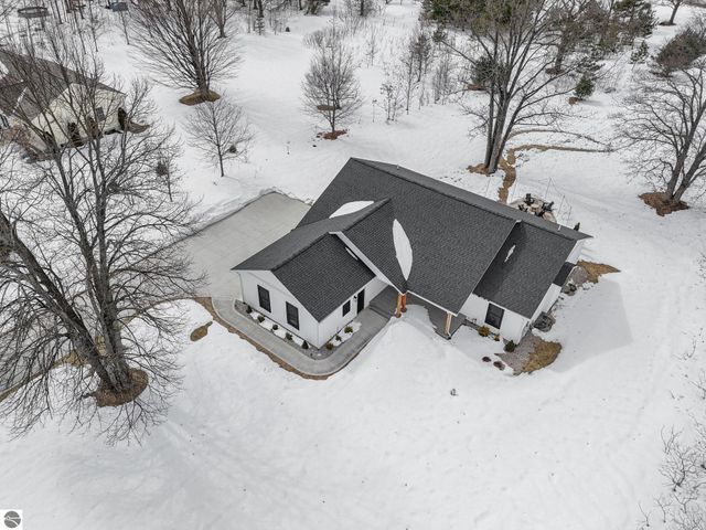 4771 Arbor Grove Drive, Traverse City, MI 49685