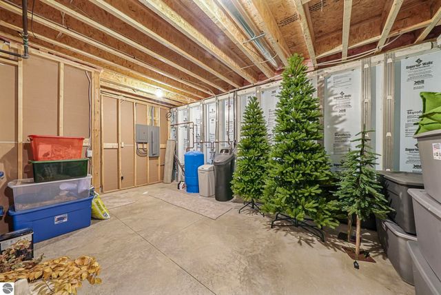 4771 Arbor Grove Drive, Traverse City, MI 49685