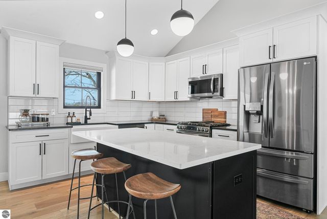 4771 Arbor Grove Drive, Traverse City, MI 49685