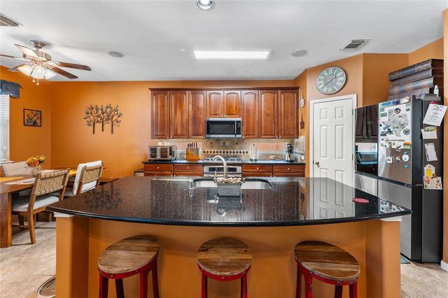 3007 Macoma Avenue, Pearland, TX 77581