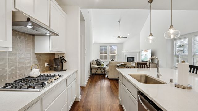 1916 Jumper Fields Drive, Aubrey, TX 76227