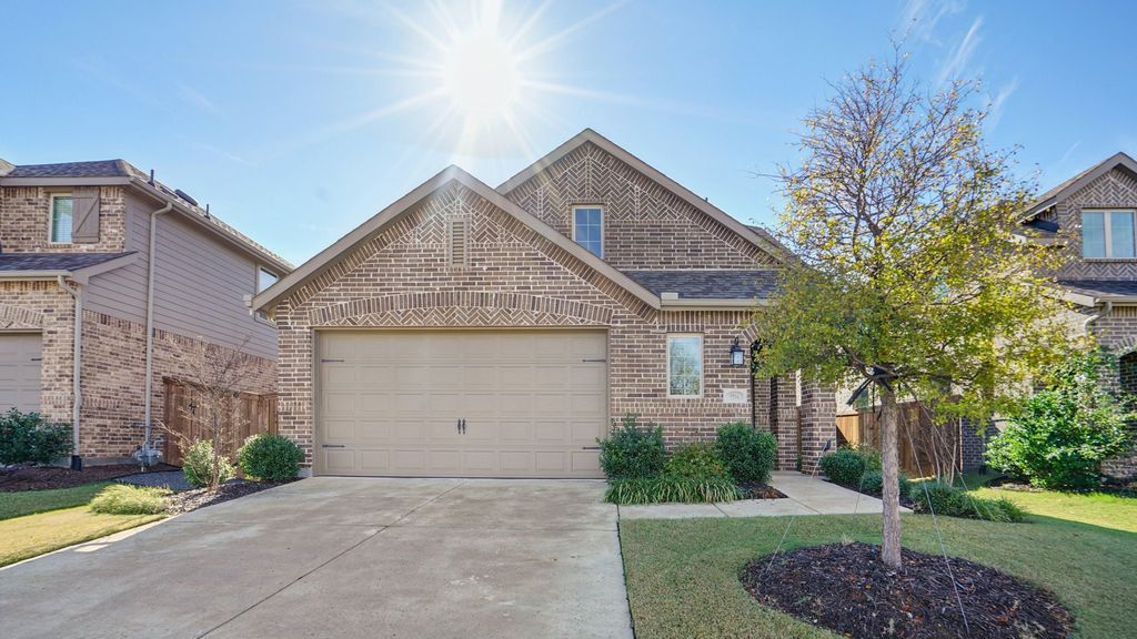 1916 Jumper Fields Drive, Aubrey, TX 76227